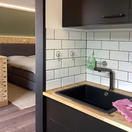 Komfortquartier, Mit Balkon, Naehe Messe Duesseldorf Apartament